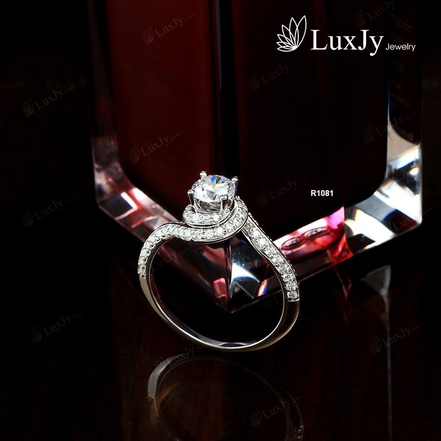 Nhẫn Nữ Đính Đá Cao Cấp - R1081