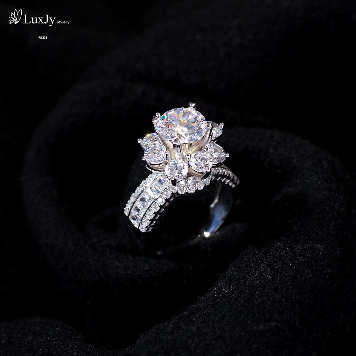 Nhẫn nữ đính Kim cương Moissanite - R1228