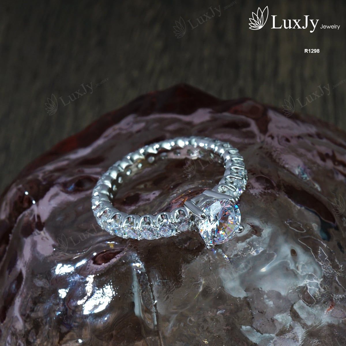 Nhẫn Nữ Đính Đá Cao Cấp - R1298