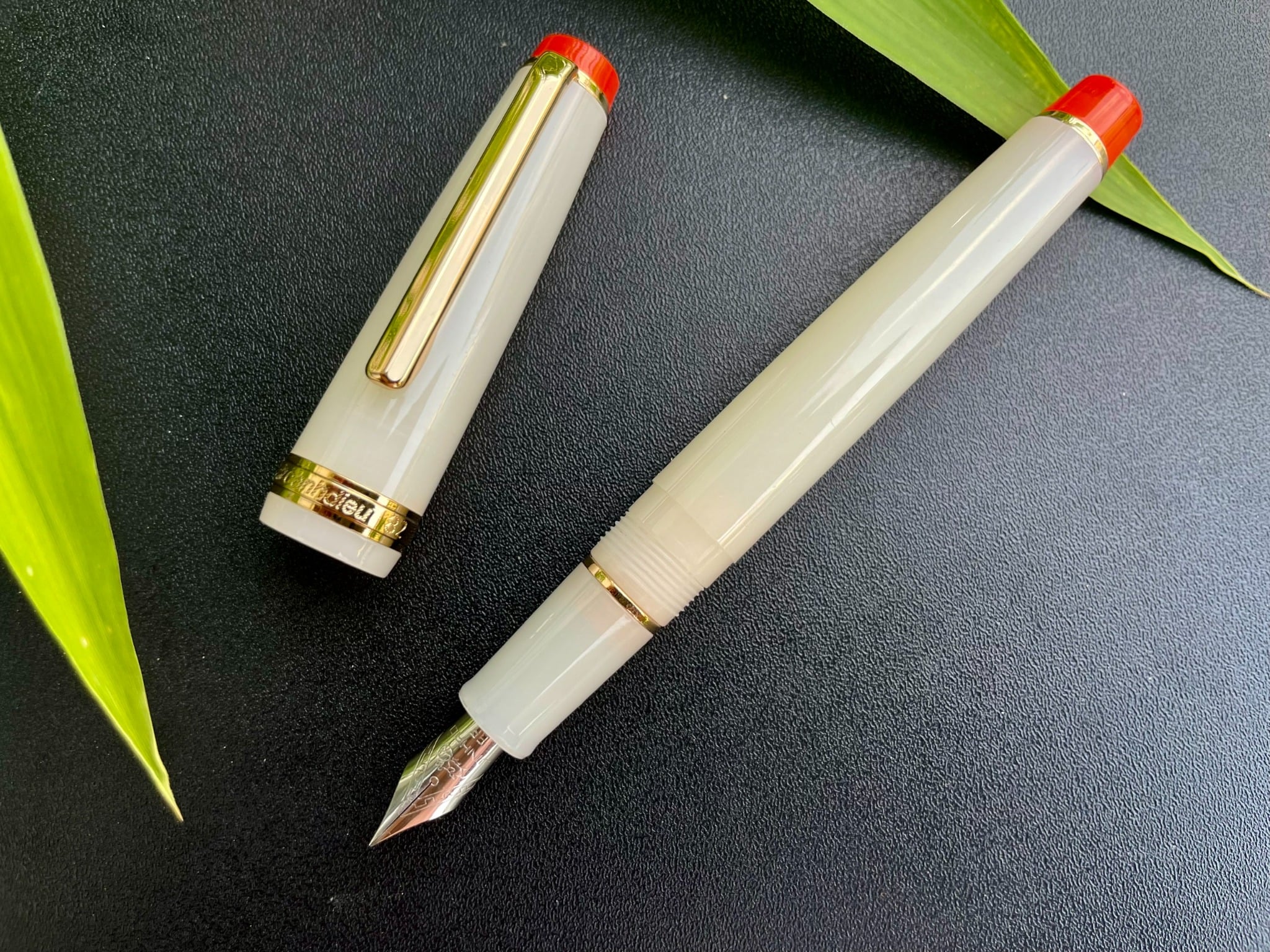  Bút Cánh Diều 82 ngòi mài 