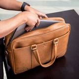  Cặp Công Sở Lata (Thời trang nam đựng laptop 15 inch - Cặp da CA31BD) màu bò đậm 
