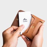  Ví Lata (Thời trang nữ nắp gập cỡ nhỏ - Ví móc khóa da MK4BN) màu bò nhạt 