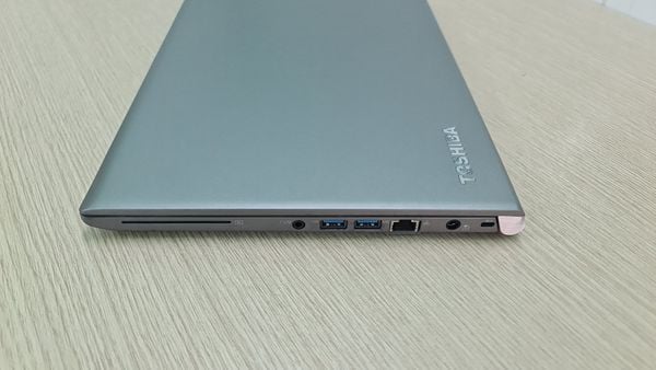 LAPTOP GIÁ LẺ RẺ HƠN GIÁ SỈ - TOSHIBA Z40 I5 6300U, 8G, 128GB SSD, 14 INCH