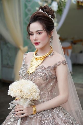 Hoa cưới trắng sang trọng