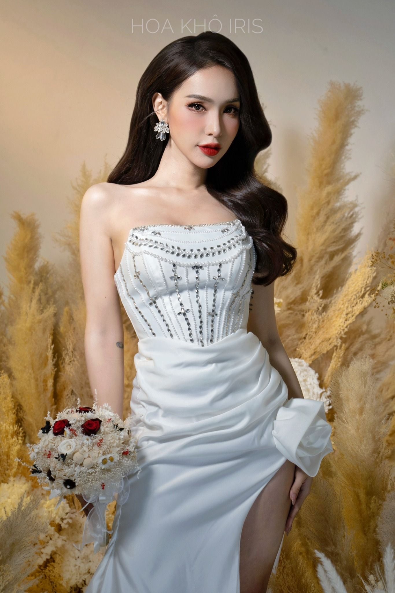 Hoa cưới tông trắng ấn tượng