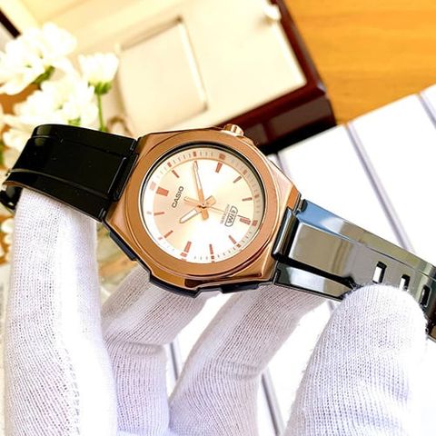  CASIO NỮ LWA-300HRG-5EVDF CHÍNH HÃNG 