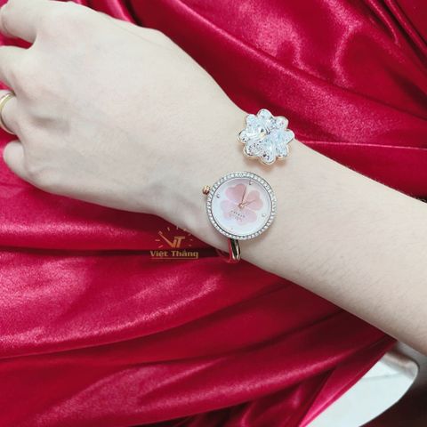  Saga 53585-RGMPWT-2S – Nữ – Mineral Crystal – Quartz (Pin) – Mặt Số 24mm Khảm Xà Cừ, Đá Danube 