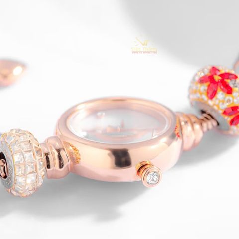  Saga Charm 53229-RGMWRG-5 – Nữ – Đính đá Swarovski quyến rũ – Mặt số khảm xà cừ cùng hiệu ứng chuyển sắc – Dây charm mạ vàng PVD 