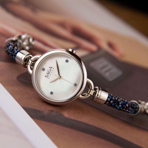  Saga Stella 53555-SVMWSV-2 – Nữ – Kính Cứng – Quartz (Pin) – Mặt Số 22.5mm, Đính Đá Swarovski, Máy Thụy Sỹ 