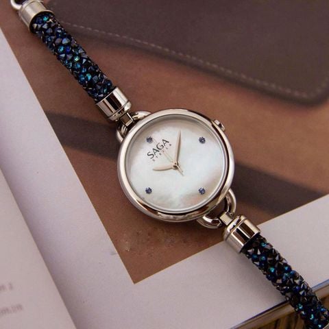  Saga Stella 53555-SVMWSV-2 – Nữ – Kính Cứng – Quartz (Pin) – Mặt Số 22.5mm, Đính Đá Swarovski, Máy Thụy Sỹ 