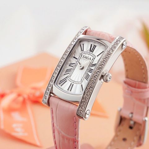  Saga Stella 71836-SVSVPK-2 – Nữ – Kính Cứng – Quartz (Pin) – Mặt Số 20x37mm, Đá Swarovski, Chống Nước 3ATM 