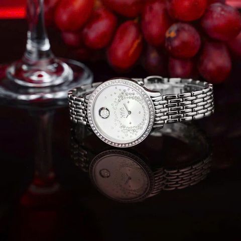  Saga 53766-SVSVSV-2 – Nữ – Kính Cứng – Quartz (Pin) – Mặt Số 39mm, Đính Đá Swarovski, Chống Nước 3ATM 