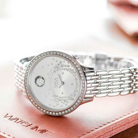  Saga 53766-SVSVSV-2 – Nữ – Kính Cứng – Quartz (Pin) – Mặt Số 39mm, Đính Đá Swarovski, Chống Nước 3ATM 