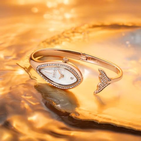  Saga Moment of Luo Goddess – 71957-RGMWRG-2AS – Nữ – Dáng Đuôi Cá Và Mặt Đồng Hồ Đính Pha Lê Danube – Cảm Hứng Nữ Thần Sông Luo 