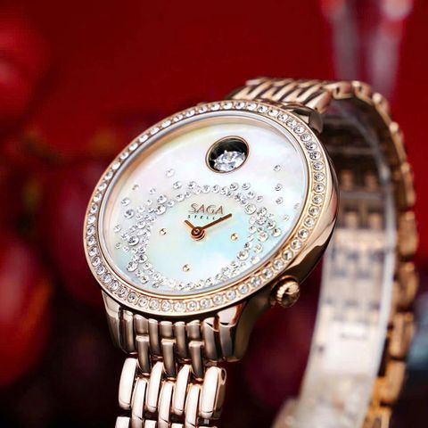  Saga 53766-GPMWGP-2 – Nữ – Kính cứng – Quartz (Pin) – Mặt số pha lê lộng lẫy – Dây đeo kim loại mạ vàng demi 
