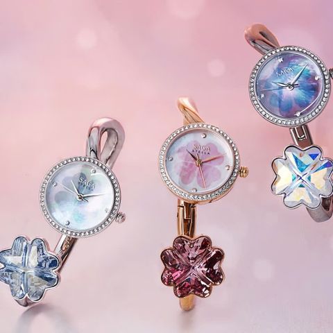  Saga Stella 53585-SVMWSV-2S – Nữ – Mineral Crystal – Quartz (Pin) – Mặt Số 19mm, Đính Swarovski, Khảm Xà Cừ 