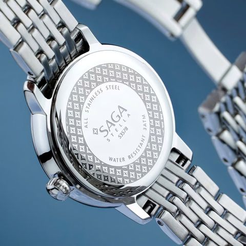  Saga Stella Chance 53578-SVBLSV-2 – Nữ – Quartz (Pin) – Mặt Số 36mm, Kính Cứng, Chống Nước 3ATM 