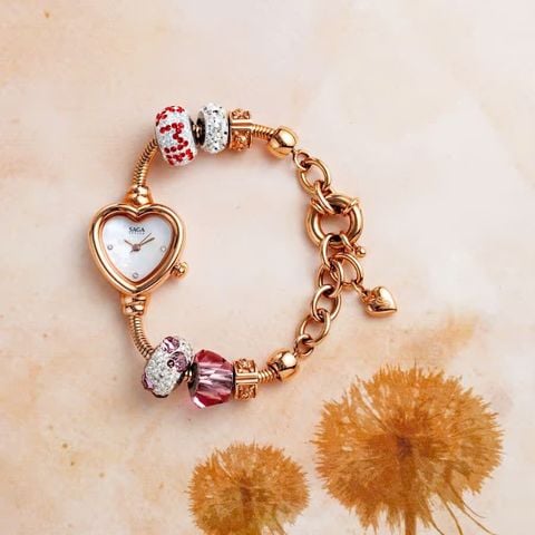  Saga Charm 71825-RGMWRG-5 – Nữ – Quartz (Pin) – Đính đá Swarovski – Mặt số khảm xà cừ – Mạ vàng PVD 