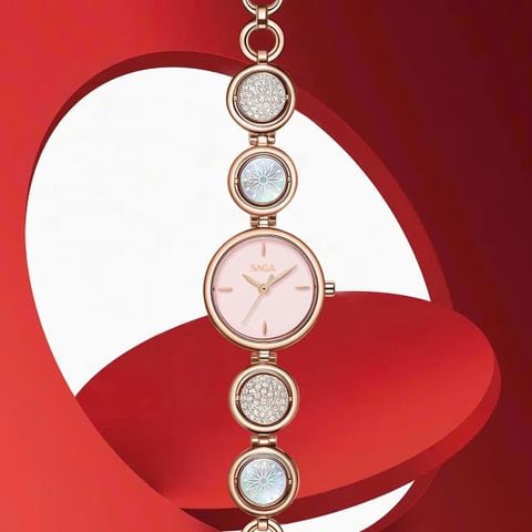  Saga 54297-RGPKRG-2 – Nữ – Kính Cứng – Quartz (Pin) – Mặt Số 24mm, Đính Đá Pha Lê, Mạ Vàng Hồng 