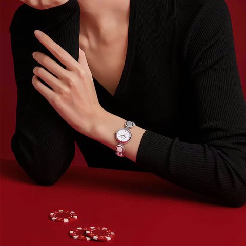  Saga 54297-SVWTSV-2 – Nữ – Kính Cứng – Quartz (Pin) – Mặt Số 24mm, Đính Đá Pha Lê, Máy Thụy Sỹ 