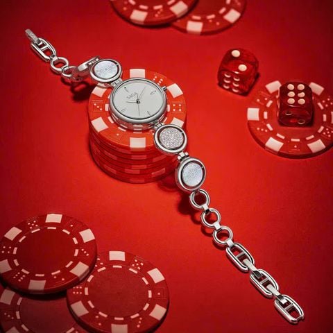  Saga 54297-SVWTSV-2 – Nữ – Kính Cứng – Quartz (Pin) – Mặt Số 24mm, Đính Đá Pha Lê, Máy Thụy Sỹ 