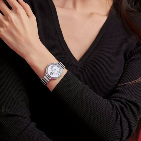  Saga 53766-SVMWSV-2 – Nữ – Kính Cứng – Quartz (Pin) – Mặt Số 34mm, Xà Cừ, Đính Đá Pha Lê Danube 