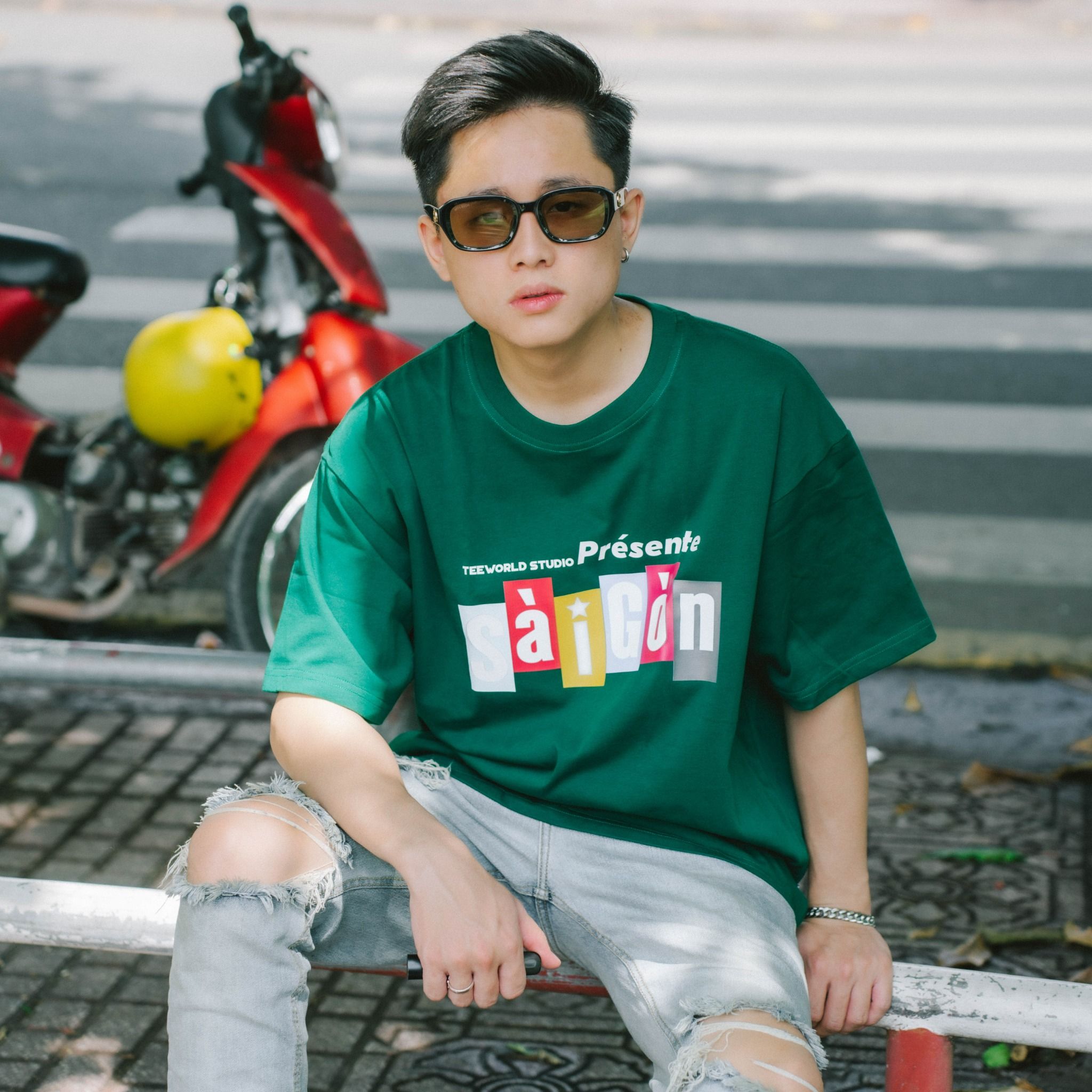  Áo Teeworld Saigon Présente T-shirt 