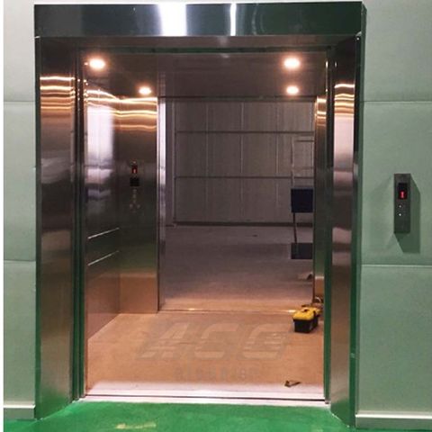 THANG NÂNG HÀNG THỦY LỰC HITACHI 2500KG