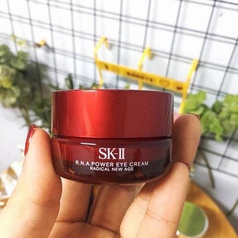 Kem dưỡng mắt SK-II R.N.A power eye cream Radical New Age