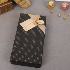 Hộp Đựng Socola Chữ Nhật Chấm Bi Đen 18 Viên