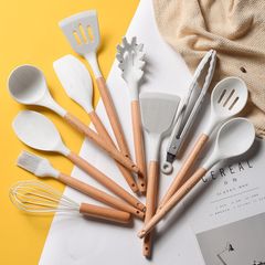 Bộ Dụng Cụ Nấu Ăn Làm Bánh Cao Cấp Bằng Silicon Tay Cầm Gỗ Kèm Cốc Đựng Tiện Lợi Nhiều Mẫu
