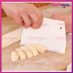 Dao Vét Bột/Dao Cắt Bột Làm Bánh Bằng Nhựa 13*11*9cm