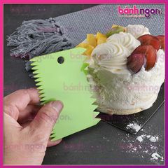 Bộ 3 Miếng Nhựa Vét Bột/Dao Cắt Bột Làm Bánh/Tạo Vân Bánh Bằng Nhựa