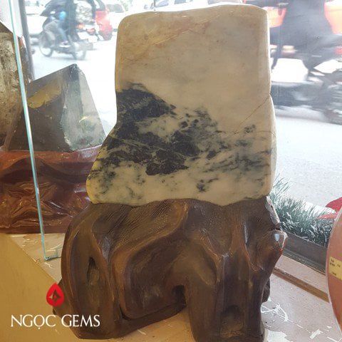 Ngọc Jade đánh bóng