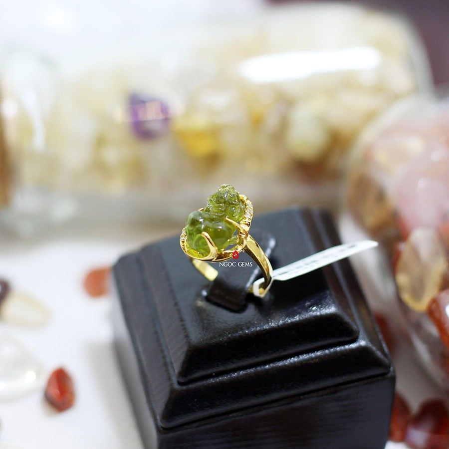 Nhẫn vàng 10k - mặt đá Tỳ Hưu Peridot