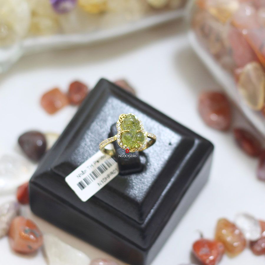 Nhẫn vàng 10k - mặt đá Tỳ Hưu Peridot