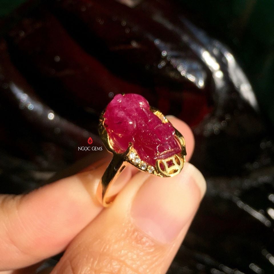 Nhẫn Tỳ Hưu Ruby Bọc Vàng