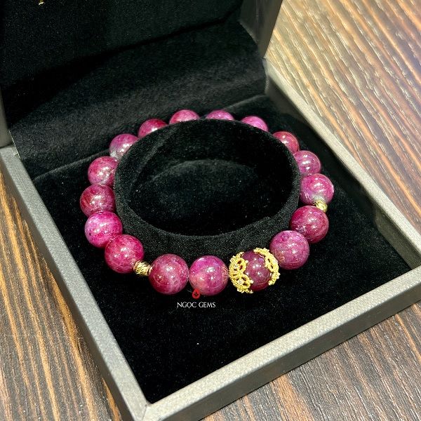 Vòng tay Ruby mix charm Chụp hoa nạm đá và Bi phay vàng 10K