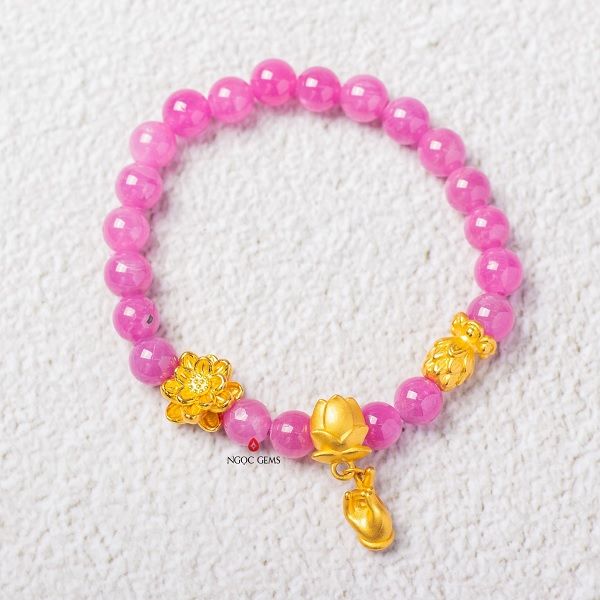 Vòng tay Ruby mix charm Phật thủ liên hoa và Hoa sen vàng 9999