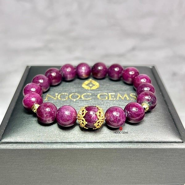 Vòng tay Ruby mix charm Chụp hoa nạm đá và Bi phay vàng 10K