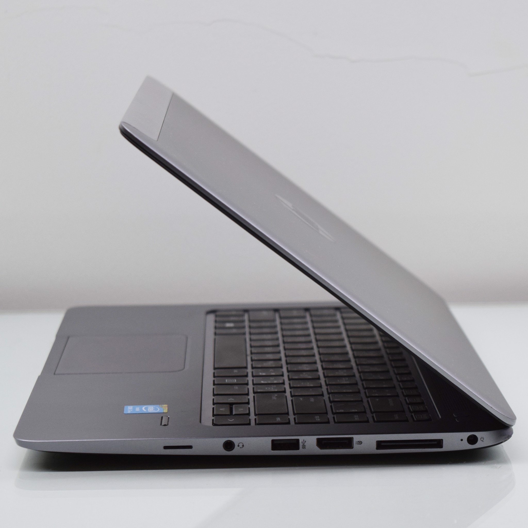 hp-folio-1040-g2-core-i5-cong-ket-noi