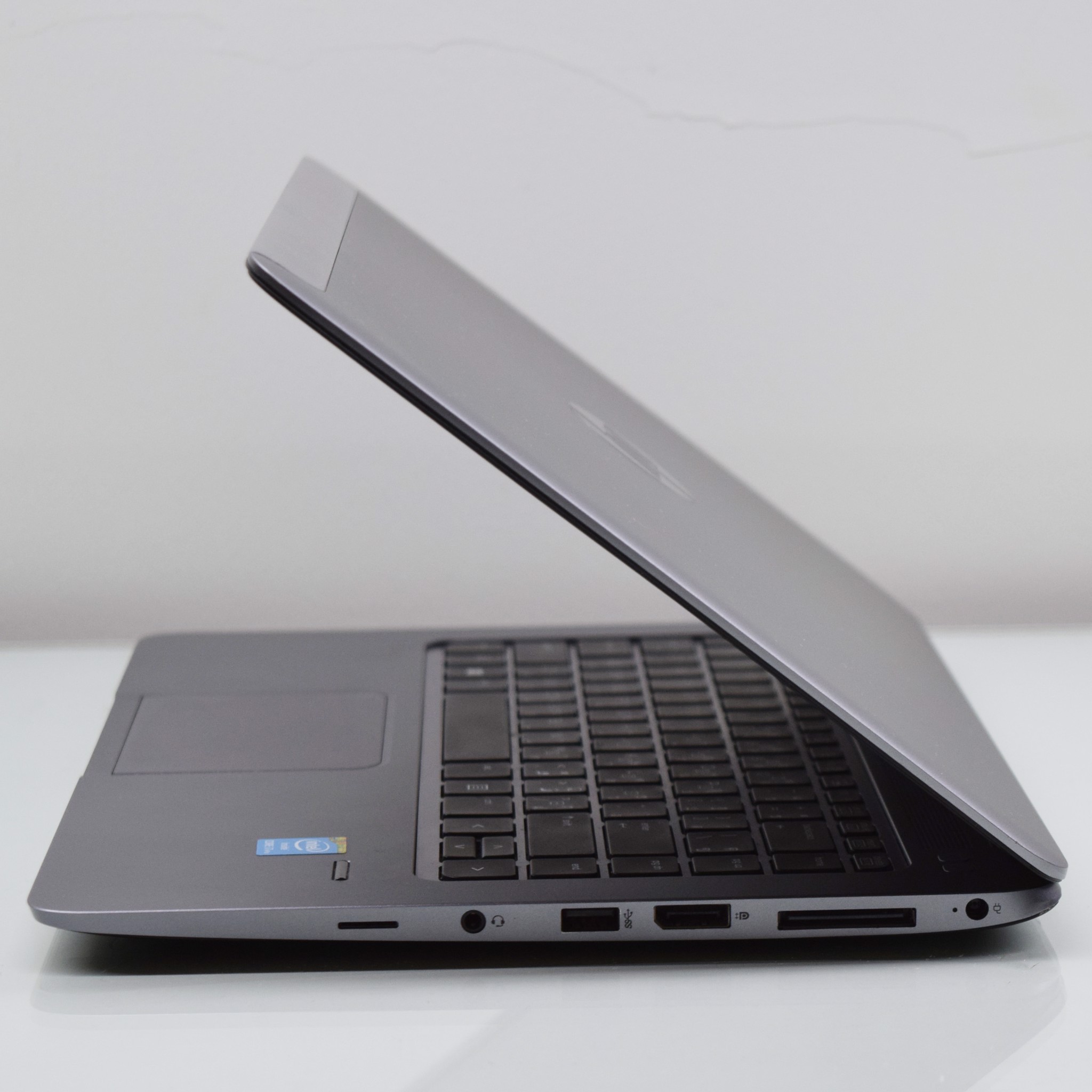 hp-folio-1040-g2-core-i5-cong-ket-noi