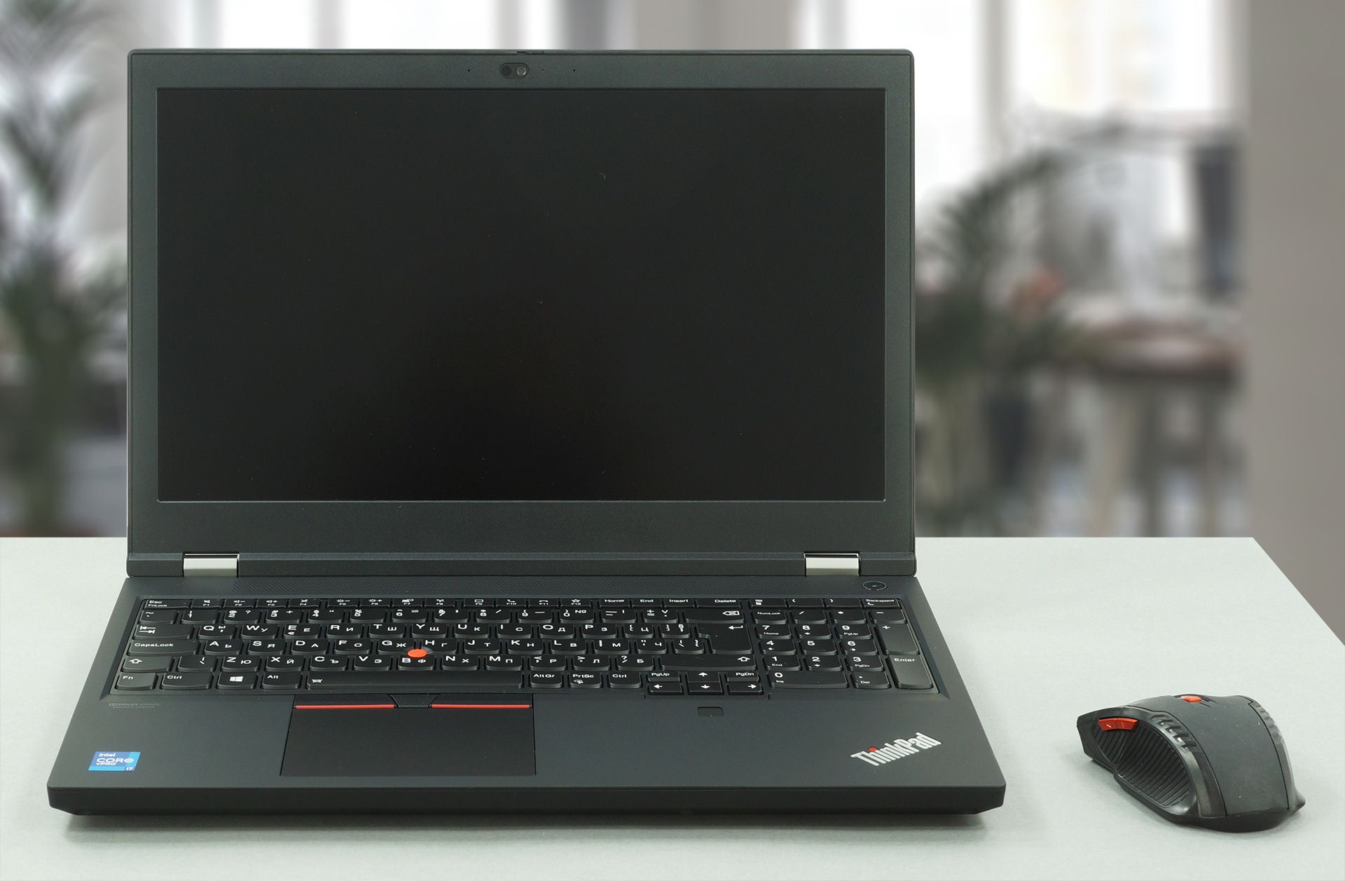 lenovo-thinkpad-p15-gen-2-laptopsieuben