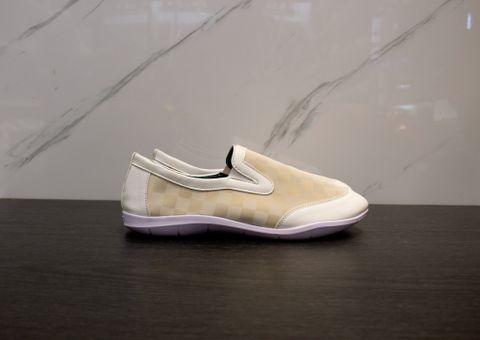 [HÀNG MỚI] GIÀY SLIP ON NỮ TRẮNG KEM HOẠ TIẾT CARO DA LÌ SLIPONCARO