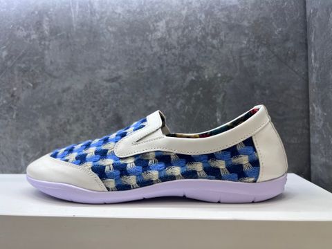 [HÀNG MỚI] GIÀY SLIP ON NỮ TRẮNG XANH DƯƠNG HOẠ TIẾT THỔ CẨM DA LÌ SLIPONTCBLUE