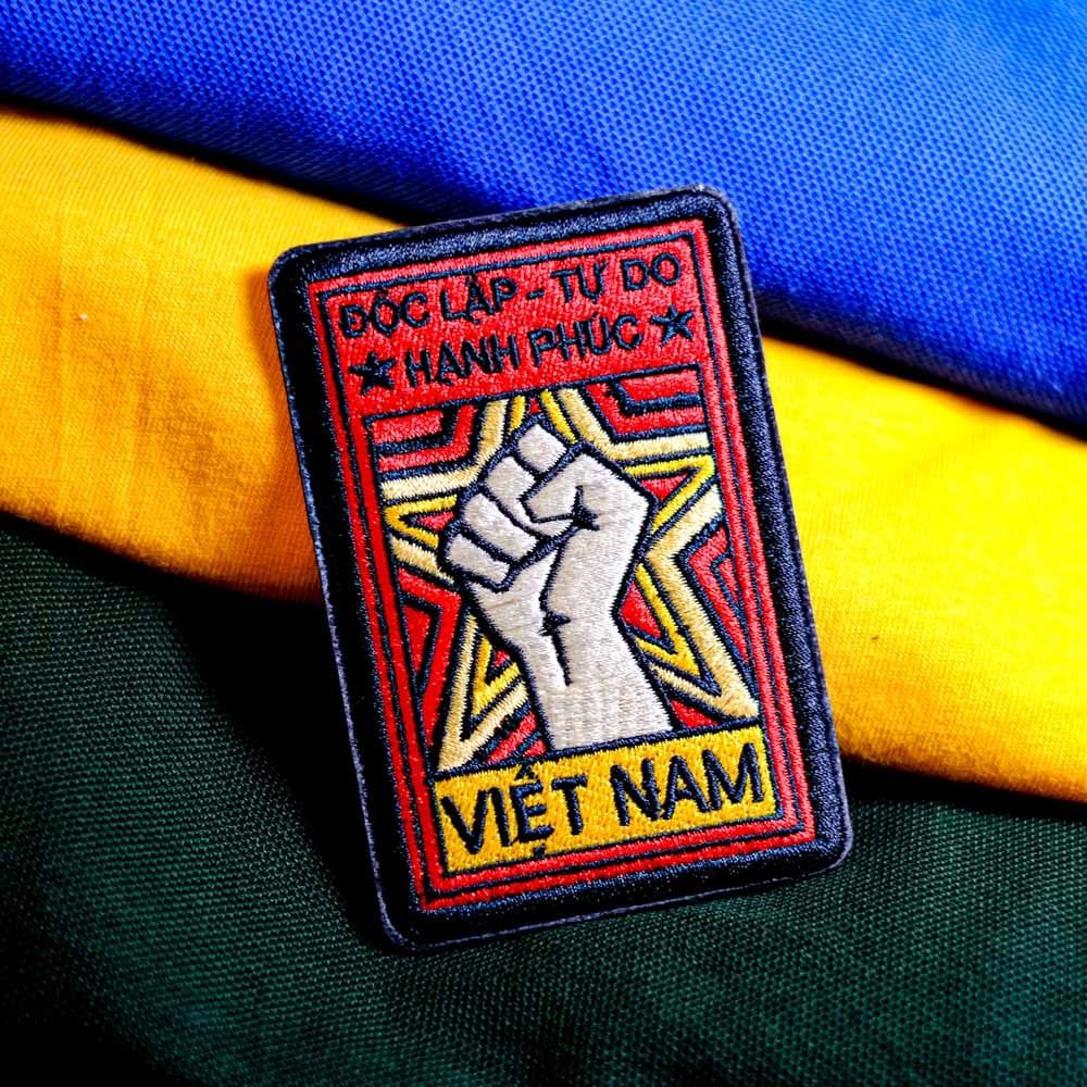 PATCH005 ĐỘC LẬP TỰ DO HẠNH PHÚC - Patch vải thêu ủi chuyển nhiệt