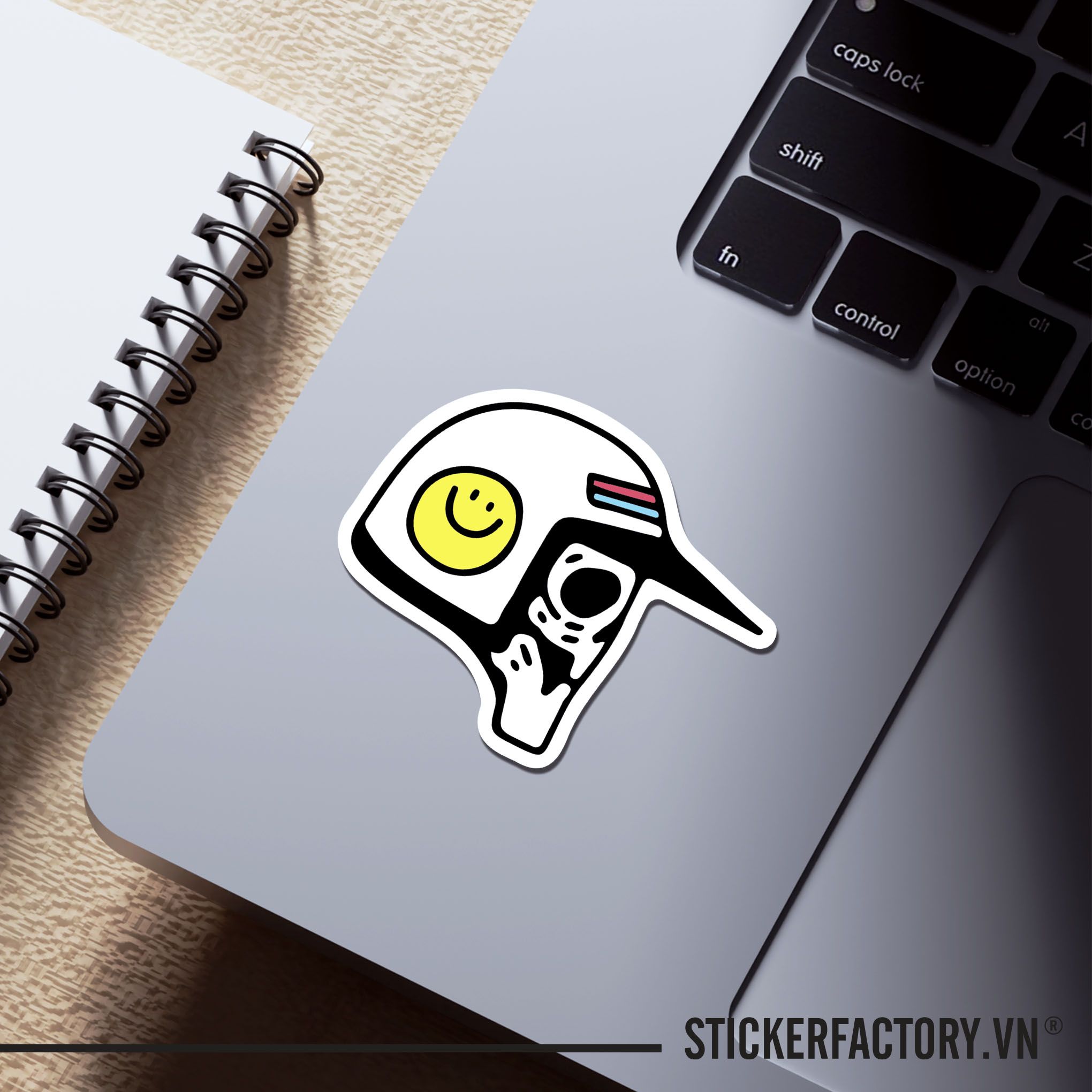 SMILE HELMET SKULL BIKER 7cm - Sticker Die-cut hình dán cắt rời