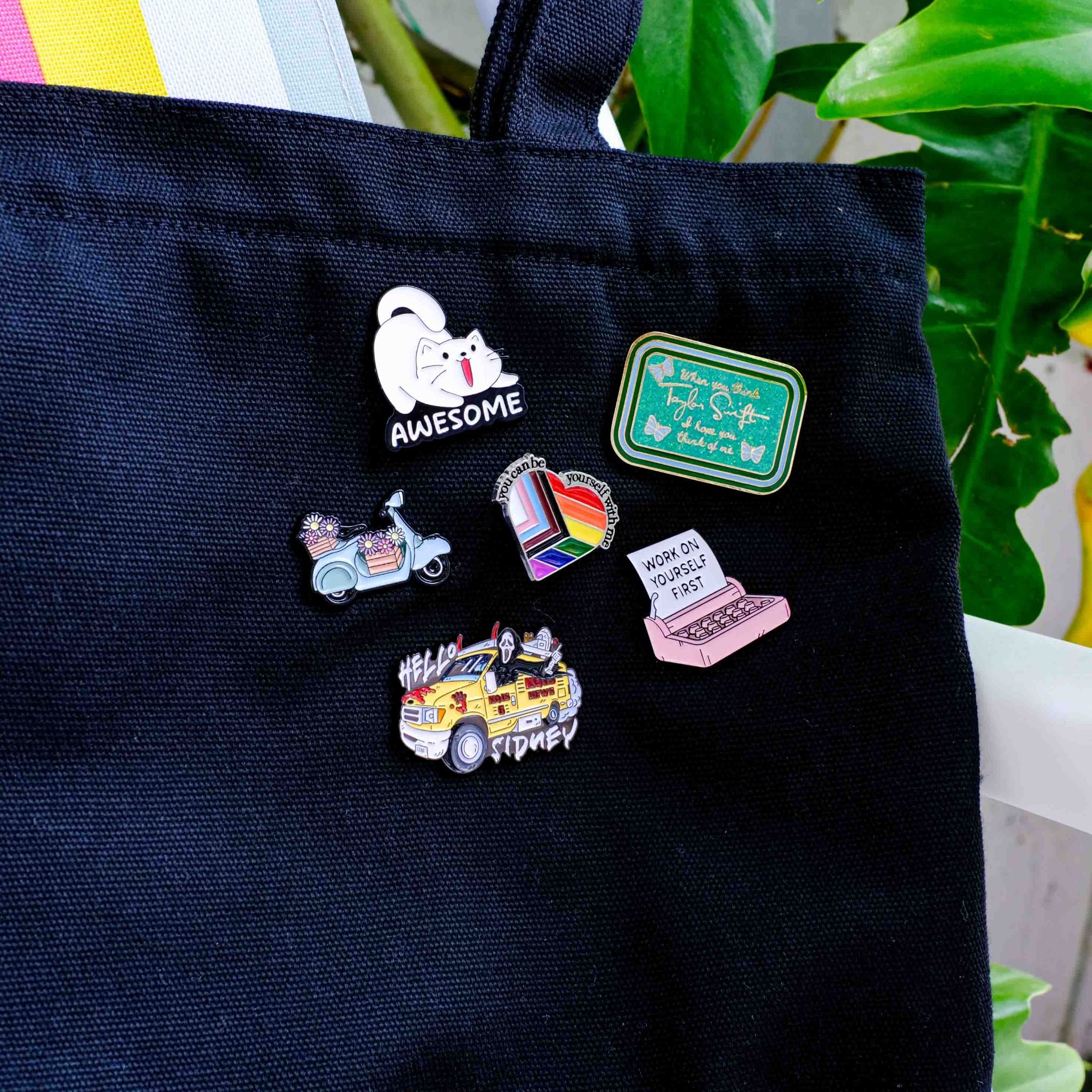 EPIN026 Poke Play - Set 4 Enamel Pin - Huy hiệu kim loại