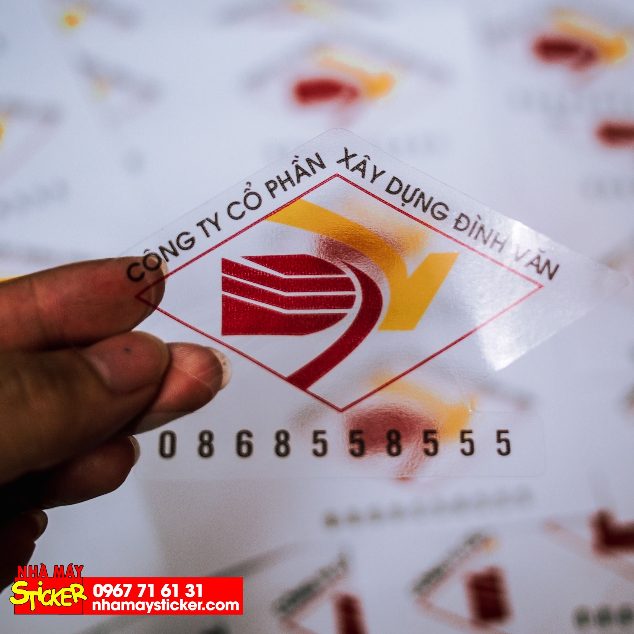 Sticker vinyl trong suốt