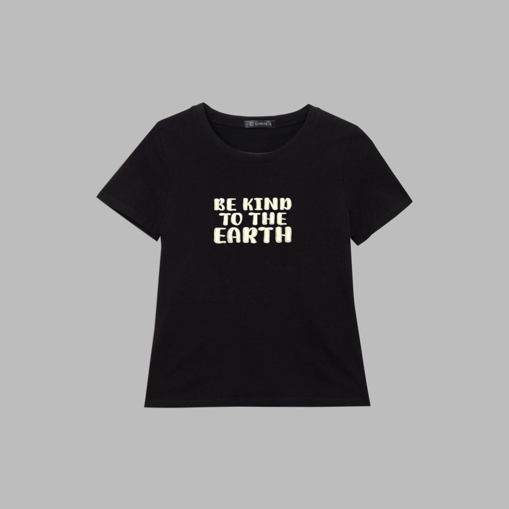 Áo thun nữ với thiết kế 2 form áo _ Gavani Akh King to the earth